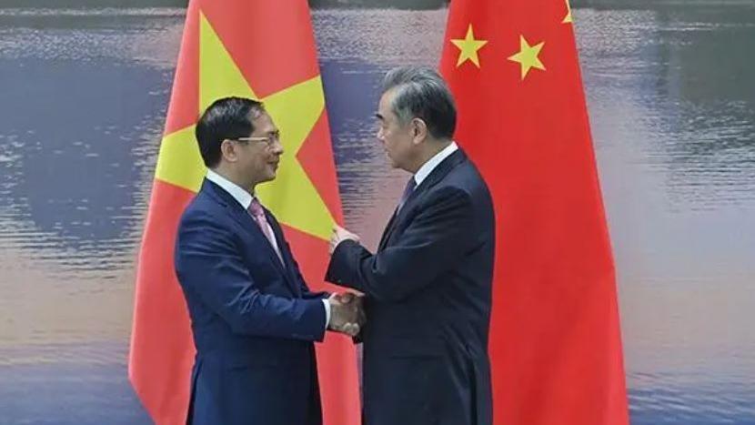 گفتگوی  وزرای  خارجه چین و  ویتناما