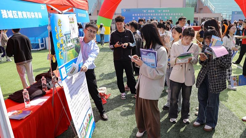 آغاز برنامه ترویج اشتغال برای کمک به فارغ‌التحصیلان دانشگاهی در چینا