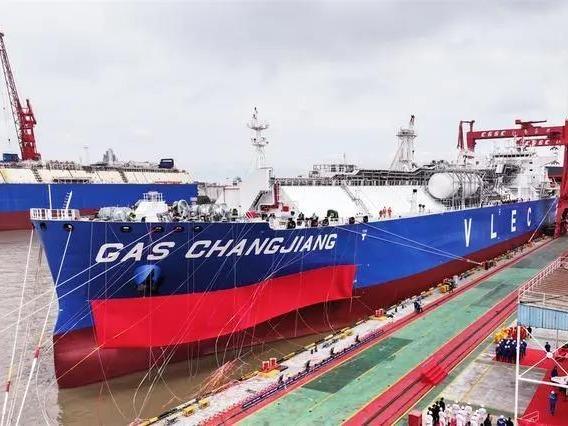9.9万立方メートル 世界最大の積載容量のエタン運搬船が上海で引き渡し