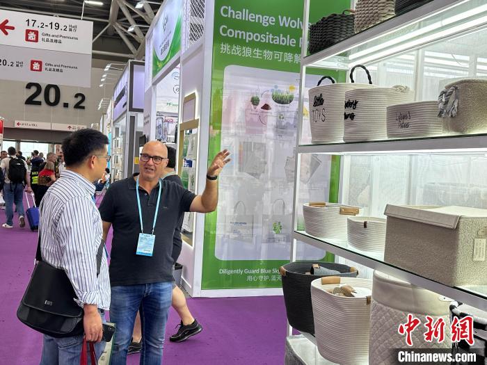 135. Kanton-Messe: Chinas kohlenstoffarme Produkte finden großen Zuspruch bei Händlern aus Übersee