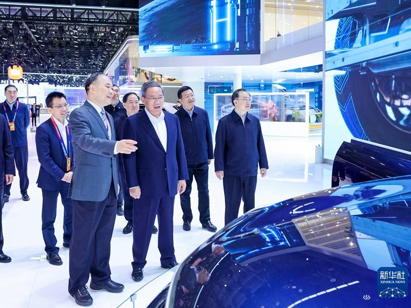Perkasa Agenda Penaiktarafan Industri Automobil - PM Li Qiang