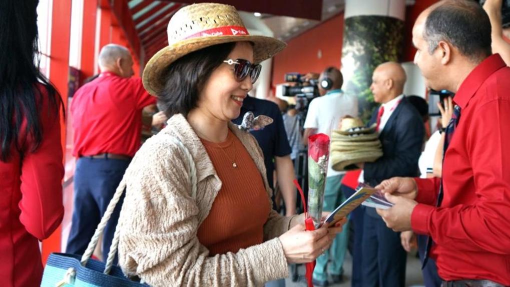 نخستین پرواز پکن-مادرید-هاوانا در کوبا به زمین نشستا