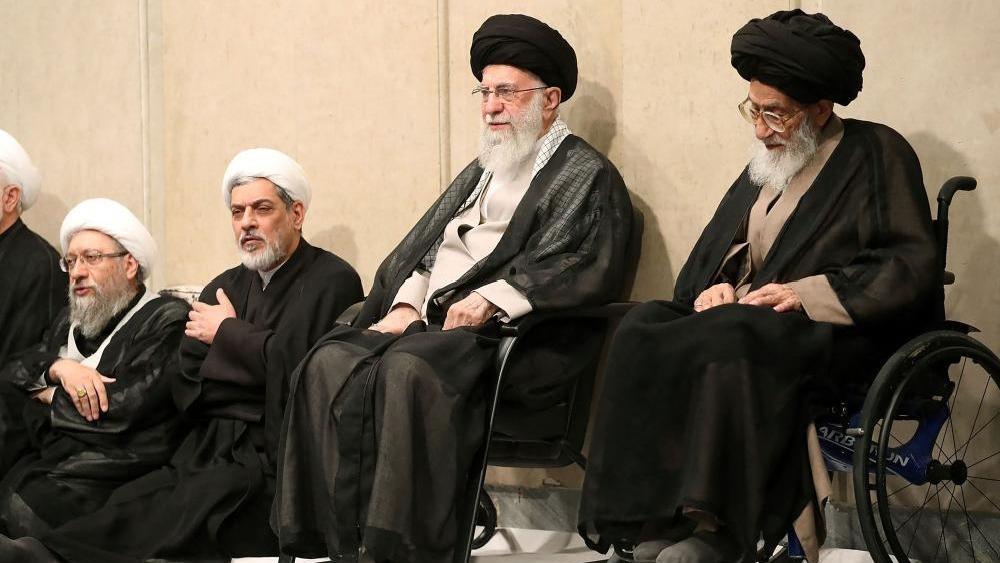 مراسم بزرگداشت رئیس‌جمهور فقید ایران وهمراهانش با حضور رهبر ایرانا