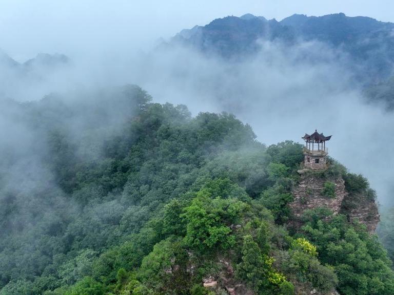 Pemandangan Lautan Awan di Gunung Taihang