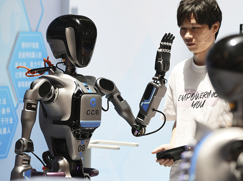 Roboty humanoidalne w banku