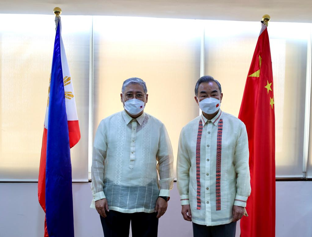Ministro at kalihim na panlabas ng Tsina at Pilipinas, nagtagpo