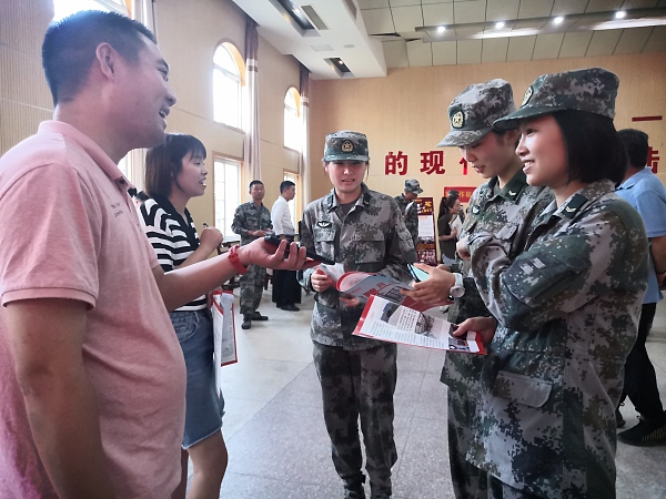 Zyra e Çështjeve të Veteranëve e Bashkisë së Pekinit mbajti panairin e punës për veteranët në Qendrën Kombëtare të Konferencave, Pekin, Kinë, 11 dhjetor 2018. /CFP