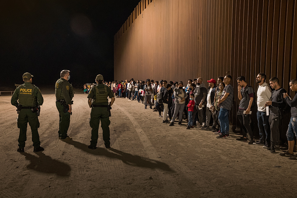 Emigrantë në zonët kufitare midis ShBA-së dhe Meksikës(Foto:VCG)