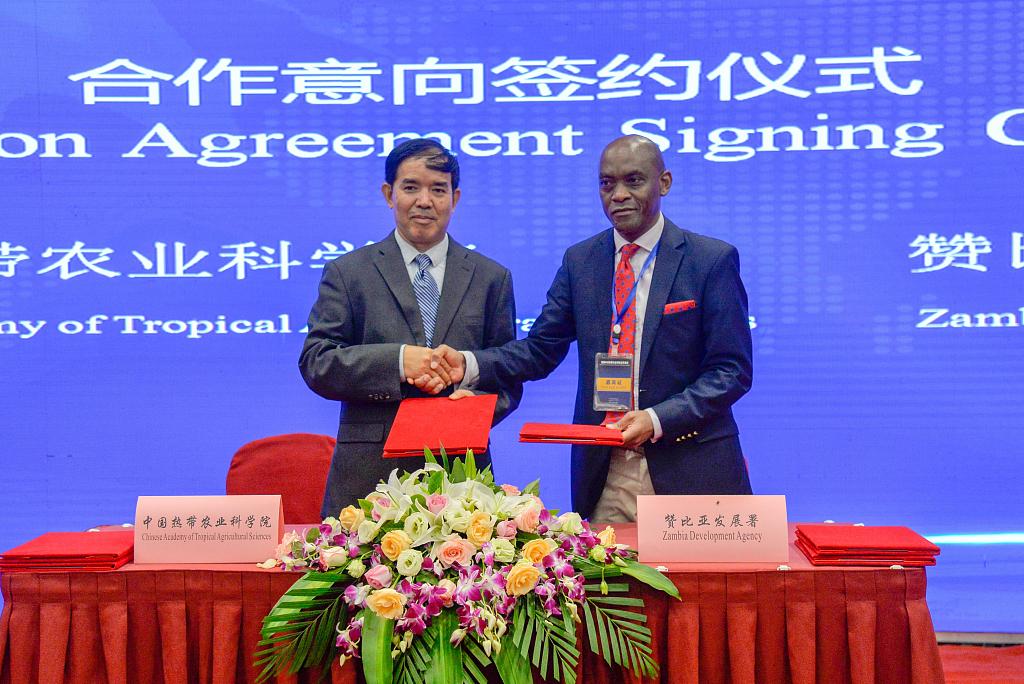 Nënshkruhet marrëveshja e bashkëpunimit midis instituteve Kinë-Afrikë për bujqësinë tropikale, 30 gusht 2018(Foto:VCG)