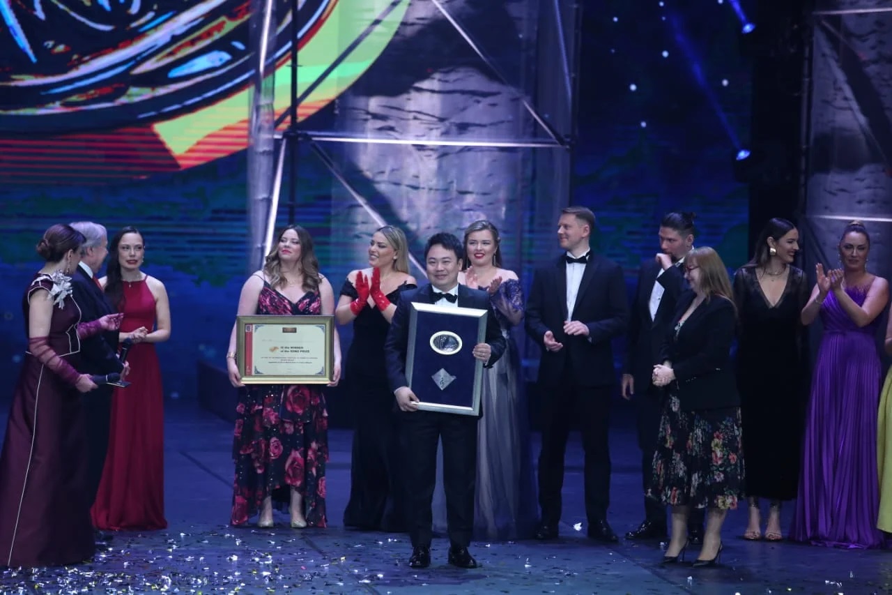Tenori kinez fitues i festivalit Marie Kraja (Foto Top Channel)