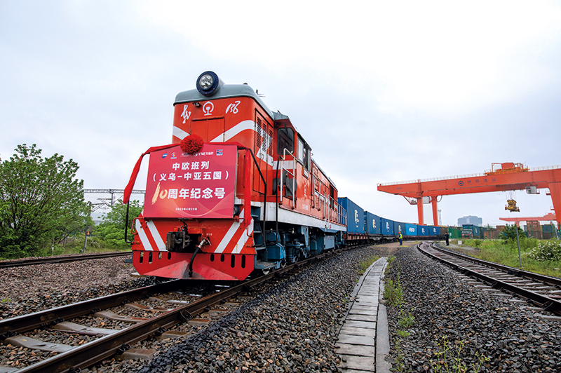 treni nga Yiwu për Azinë Qendrore/Xinhua