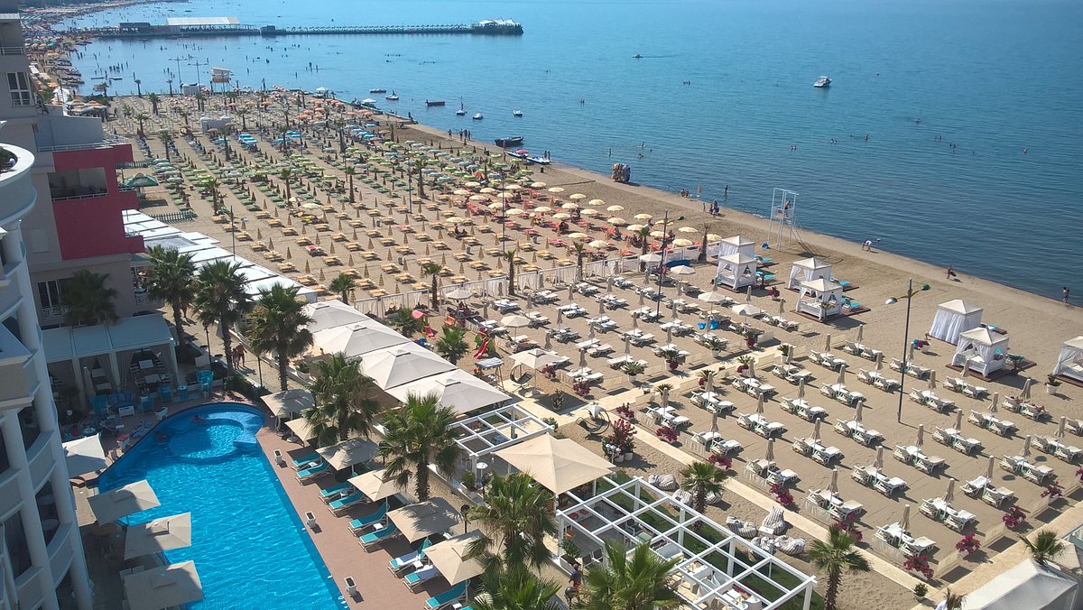 Pamje nga plazhi i Durrësit (Foto Hotel Royal G)