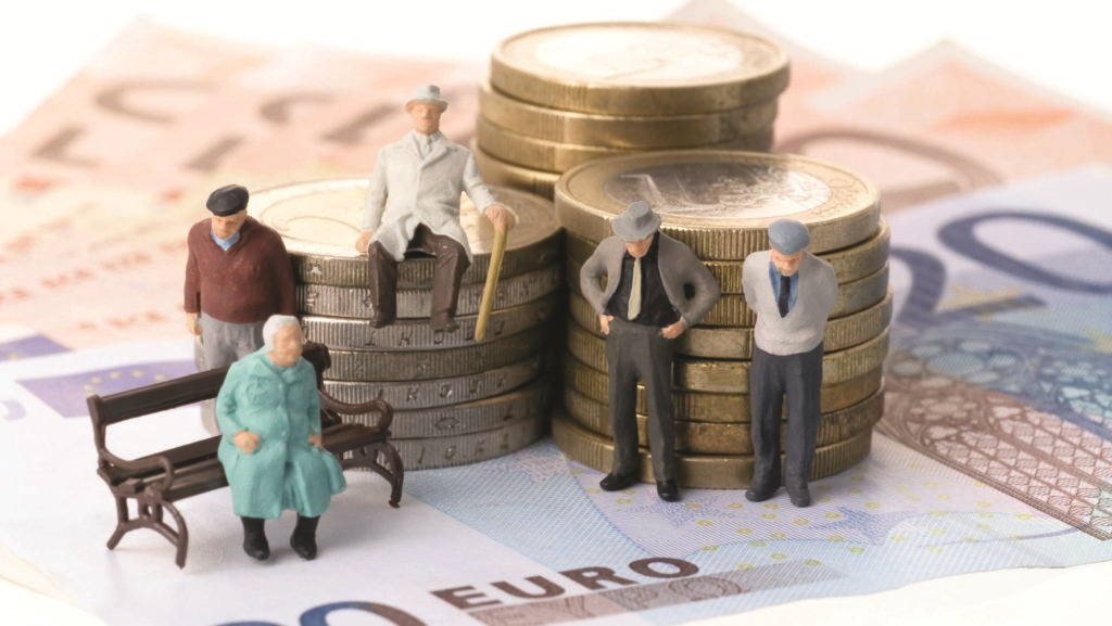 Pensionistët dhe pensionet (Foto Konica.al)