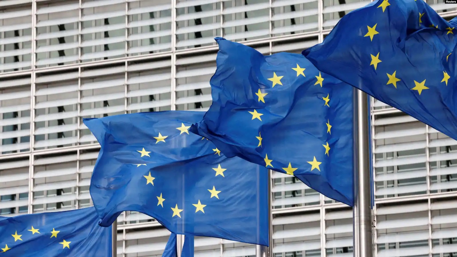 Flamuj të BE-së (Foto Panorama)