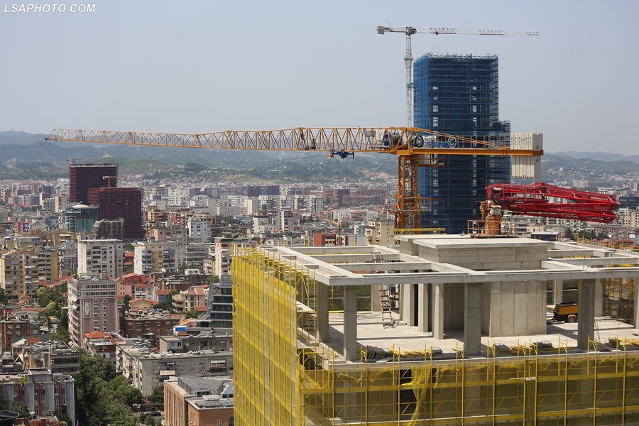 Ndërtime të reja në Tiranë (Foto CNA)