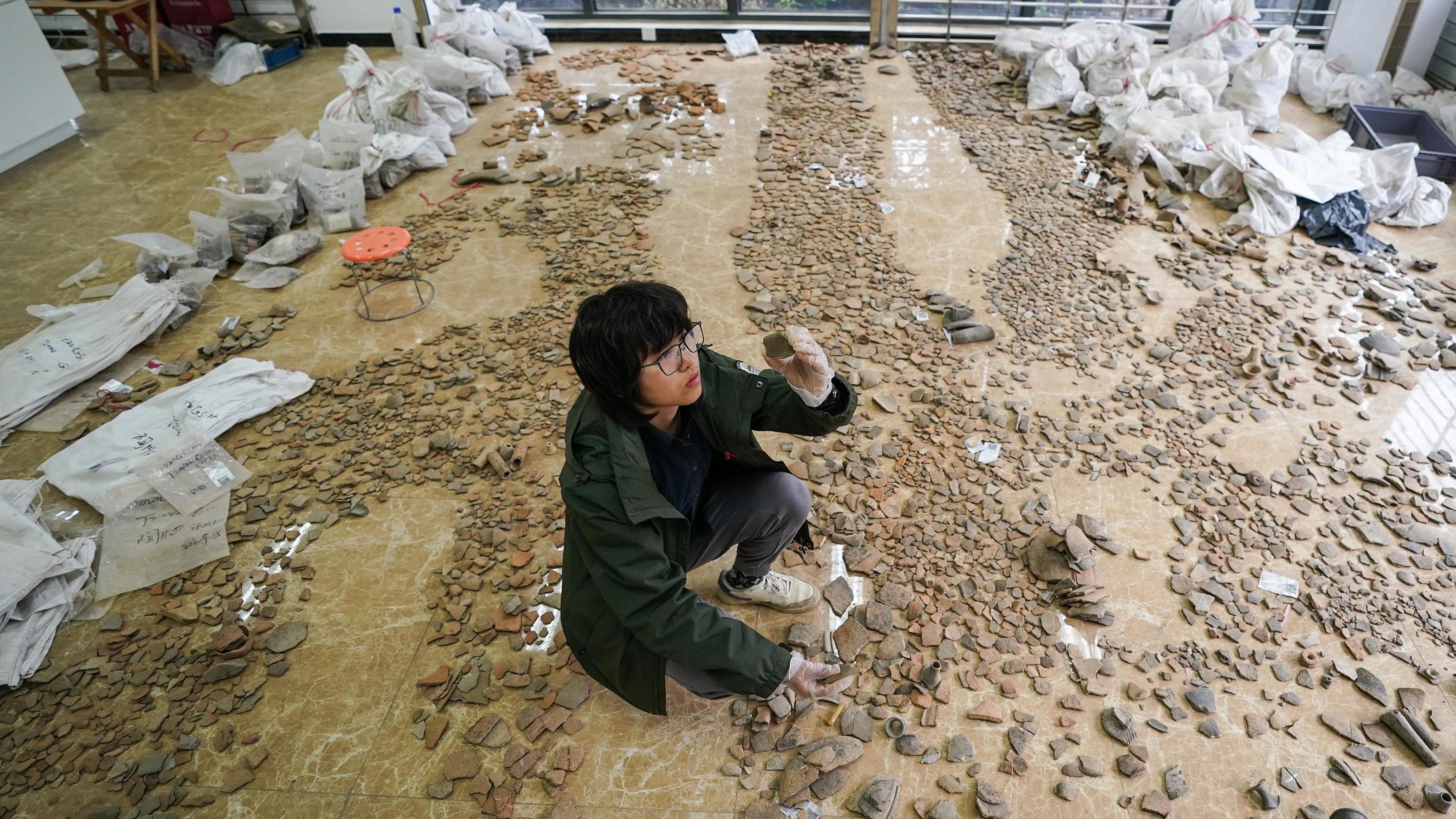 Arheologa Wang Rui pe un șantier arheologic Sanxingdui