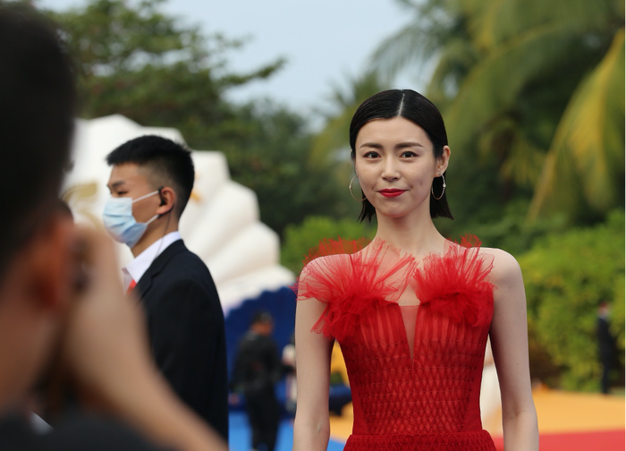 하이난 국제영화제 개막…레드카펫을 밟은 미녀 스타들