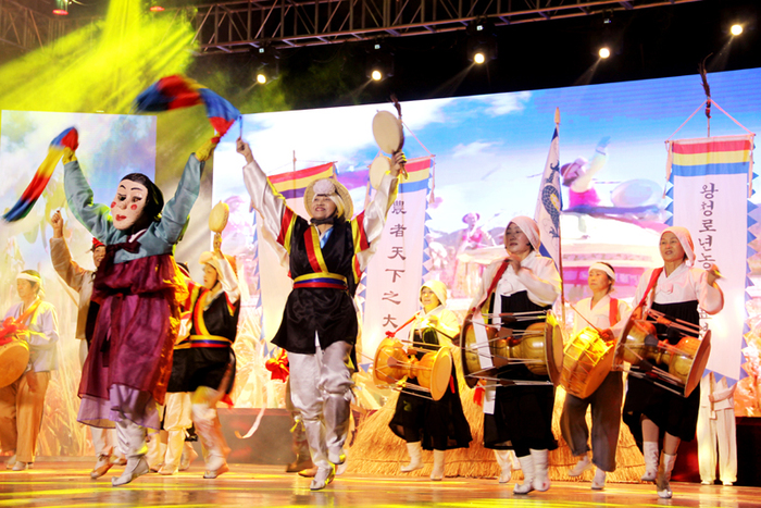 빈곤지역 농민 문예공연 및 상모춤(농악무)경연 개최
