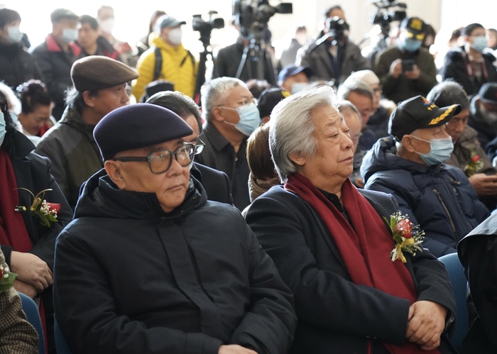 “가장 사랑스런 사람들에게 경의를 드린다”-조선유화작품전시 베이징에서 개최