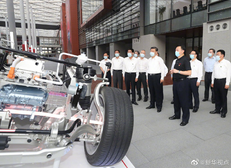 චීන නිෂ්පාදිතයන් චීන ජනපතිගේ ප්‍රශංසාවට_fororder_7月23日，习近平在中国一汽集团研发总院了解一汽技术创新和自主品牌建设情况