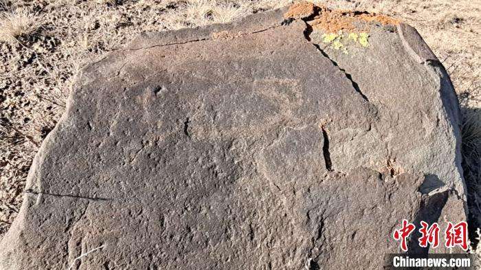 图片默认标题_fororder_内蒙古西部发现172幅古代岩画-3