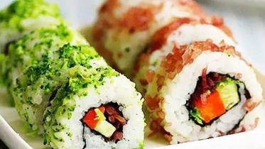 Abincin sushi iri daban daban