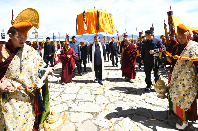 Xi Jinping ya yi rangadi a Lhasa na jihar Tibet_fororder_xi-1