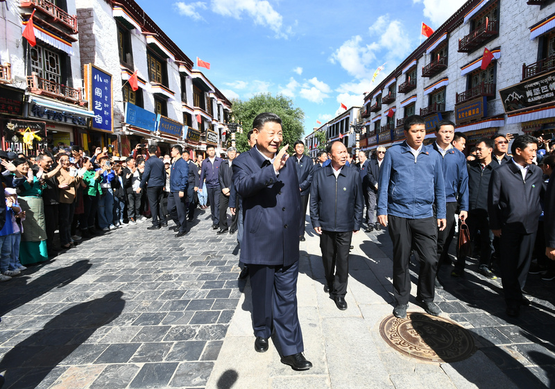 Xi Jinping ya yi rangadi a Lhasa na jihar Tibet_fororder_xi-3