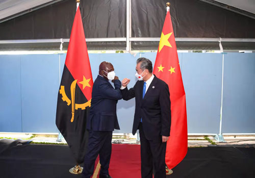 Wang Yi ya gana da ministocin harkokin wajen Guinea da Angola_fororder_angola
